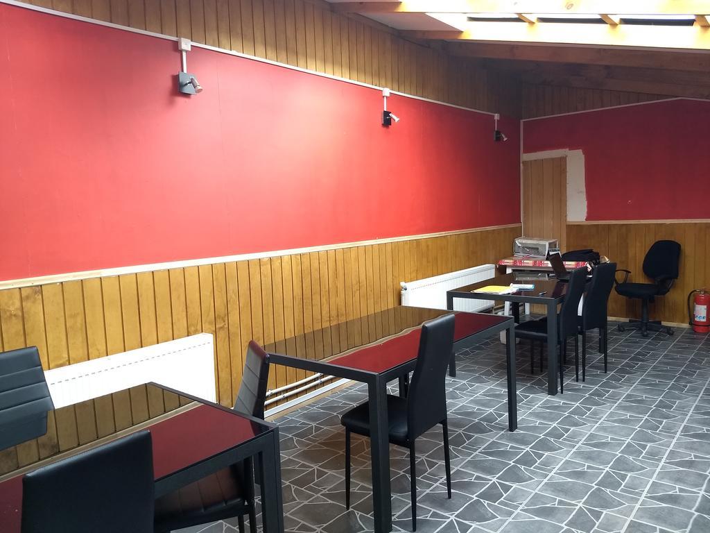 Carfran Patagonia Hostel Пуэрто-Наталес Экстерьер фото